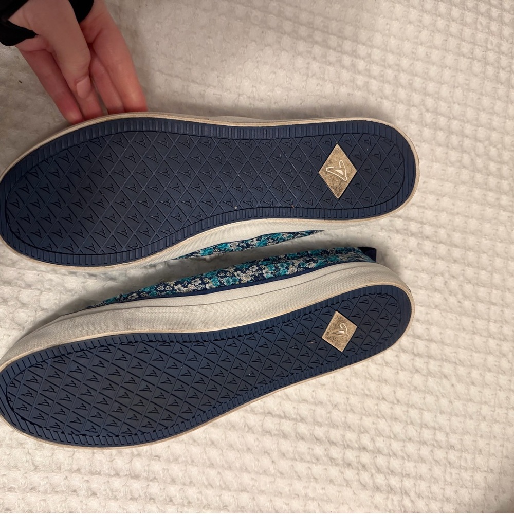 Sperry Teal and White Floral Sneakers - Picture 4 of 4